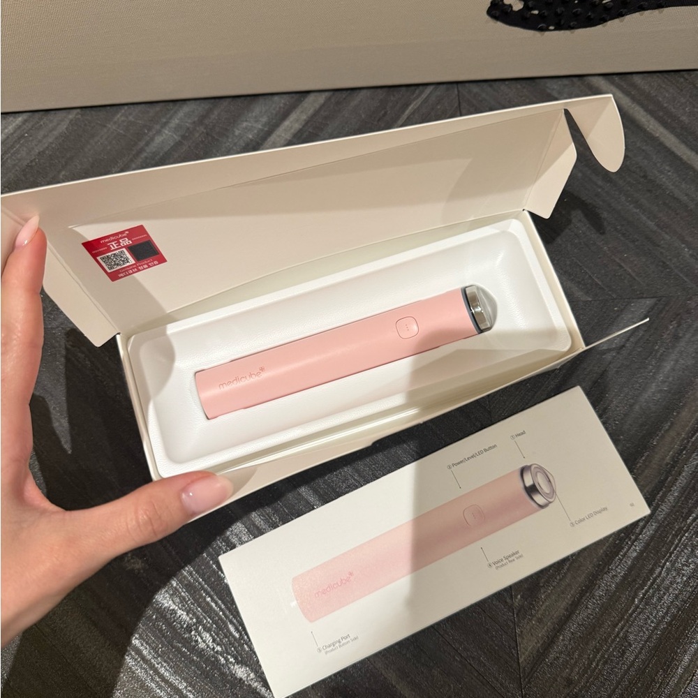 medicube Mini Booster Pro-BRAND NEW